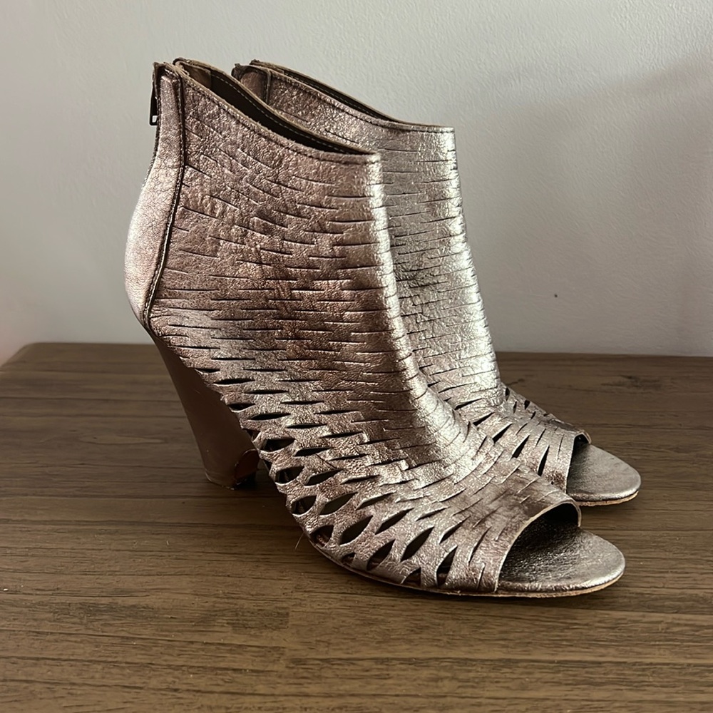 Barneys New York metallic laser cut Leather Peep Toe Heels  Bootie Shoes 9.5